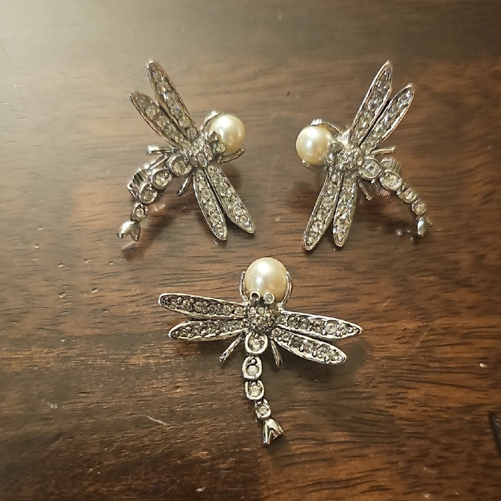 Silver Dragonfly Brooch Set with Pearls